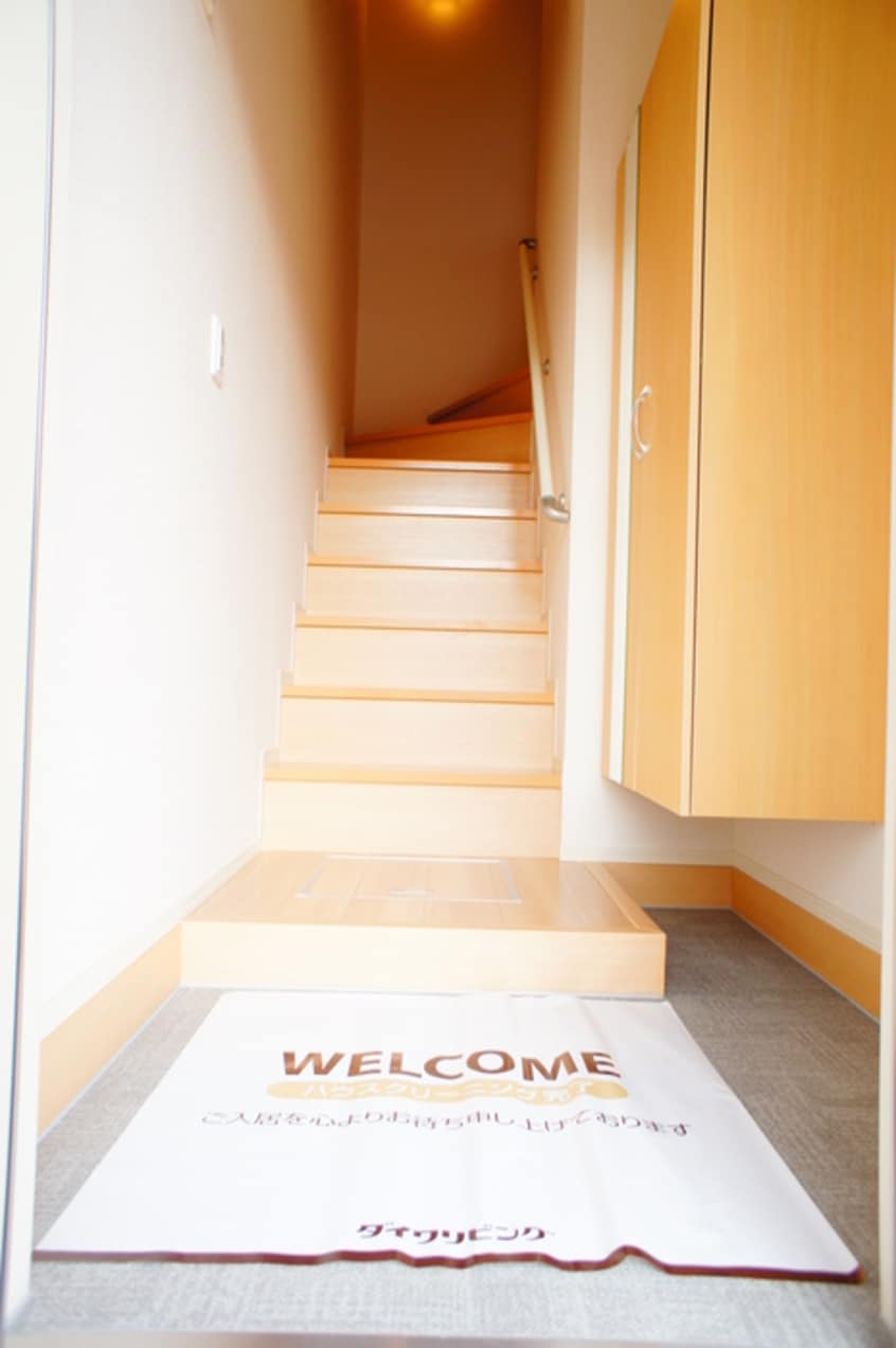 玄関 ルミエールA