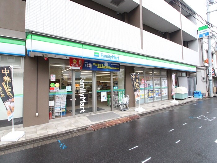 ファミリーマート 江古田日芸前店(コンビニ)まで303m 江古田ハイツ