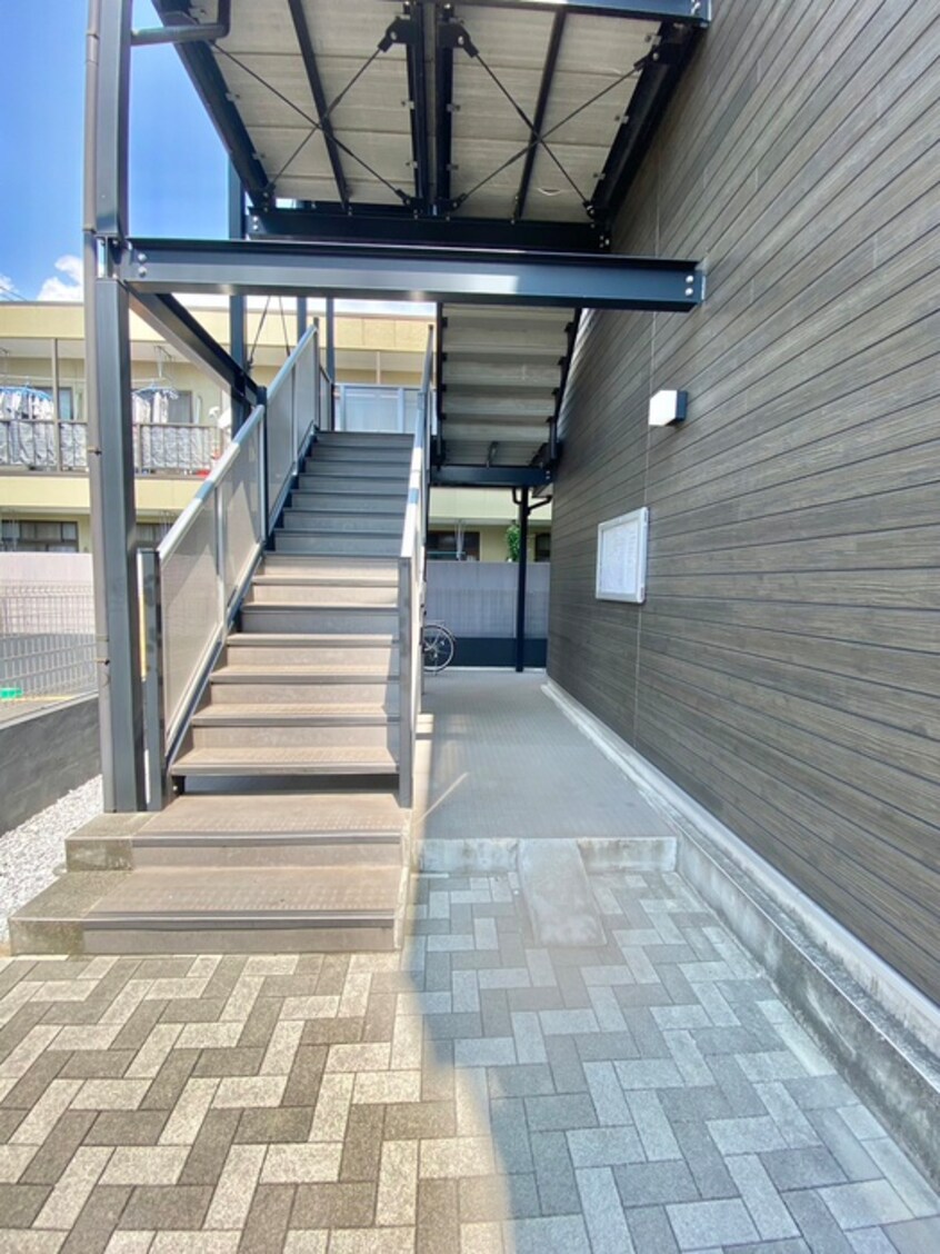 エントランス部分 リブリ・東門前