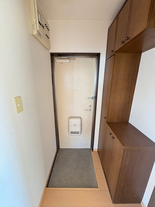 玄関 ドミール・氷川