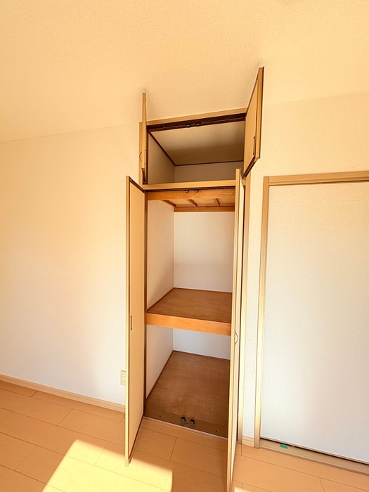 収納 ドミール・氷川