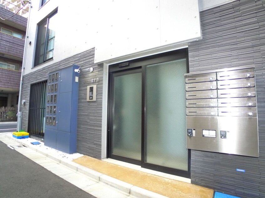 エントランス部分 ルシオ北千住
