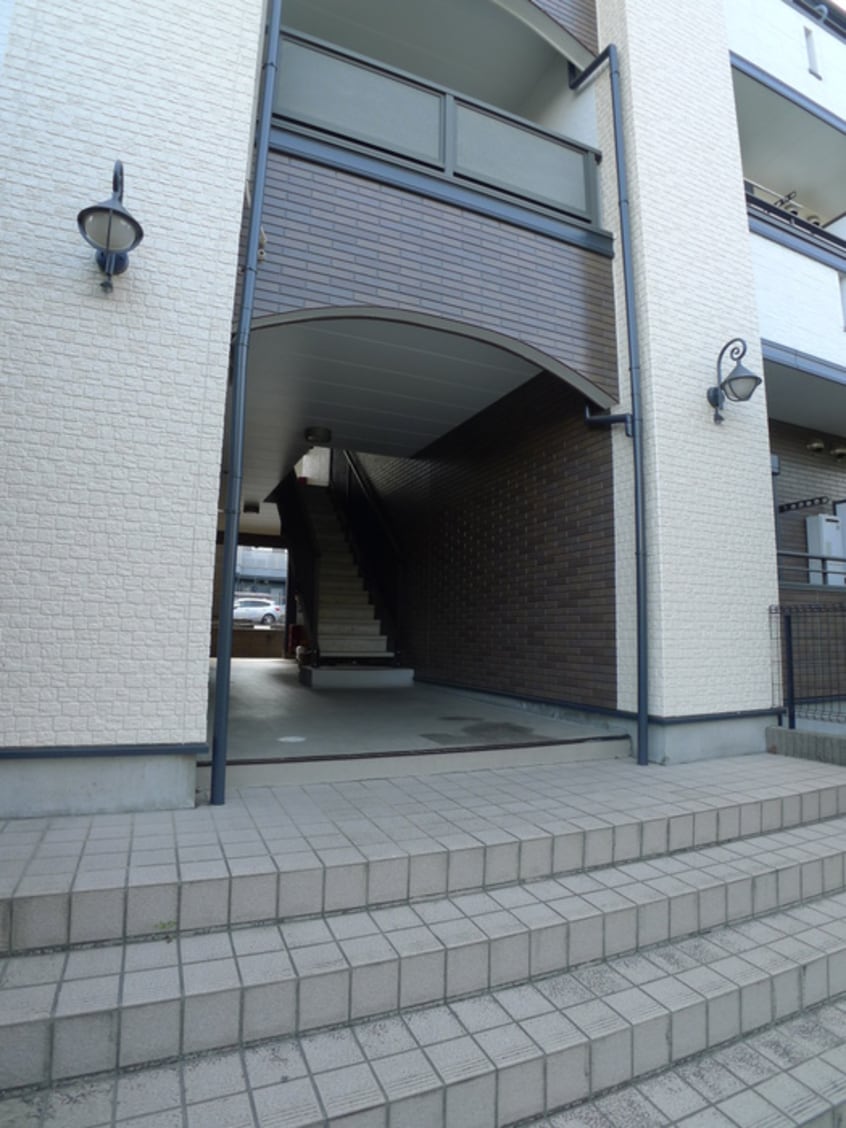 エントランス部分 ヴィクトワ－ル