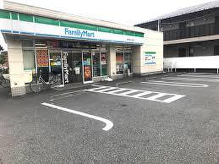 ファミリーマート川崎坂戸二丁目(コンビニ)まで76m ウィズプレイス高津