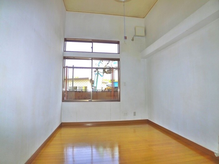 居室 コ－ポ逆井