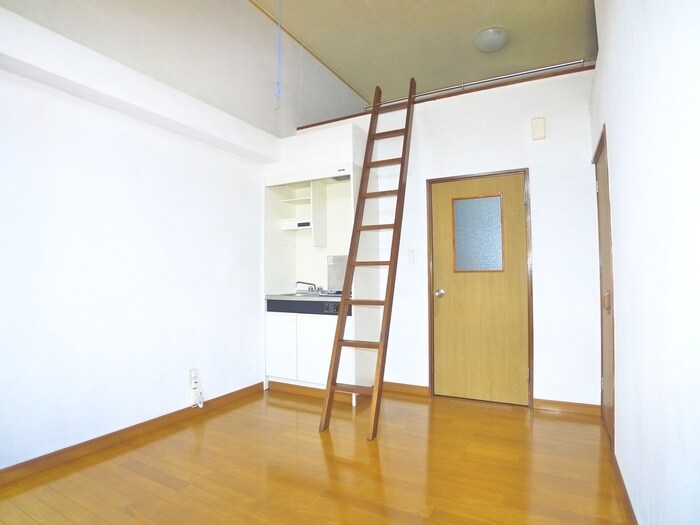 居室 コ－ポ逆井