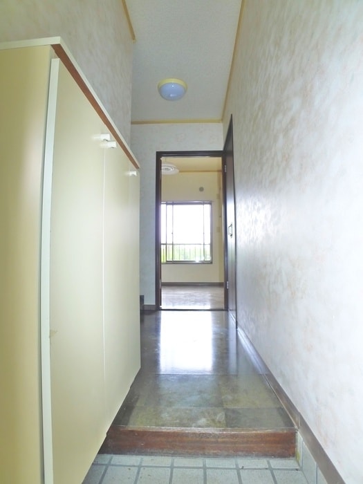 玄関 コ－ポ逆井