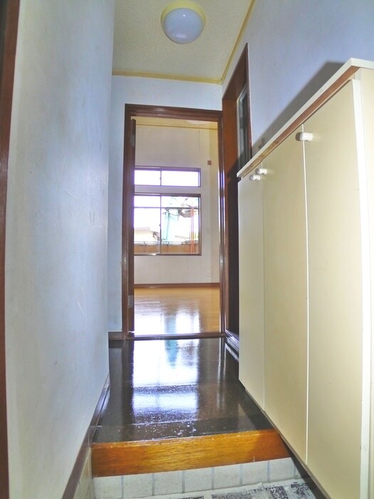 玄関 コ－ポ逆井