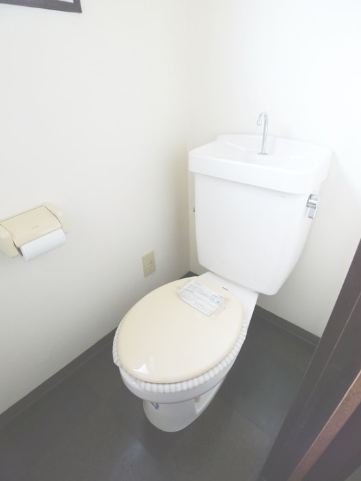 トイレ コ－ポ逆井