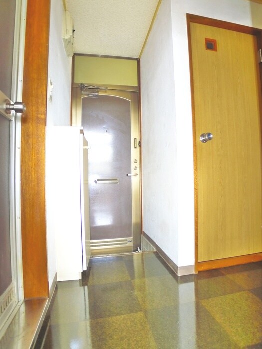 廊下 コ－ポ逆井