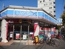 ローソン滝野川６丁目店(コンビニ)まで58m パークアクシス西巣鴨