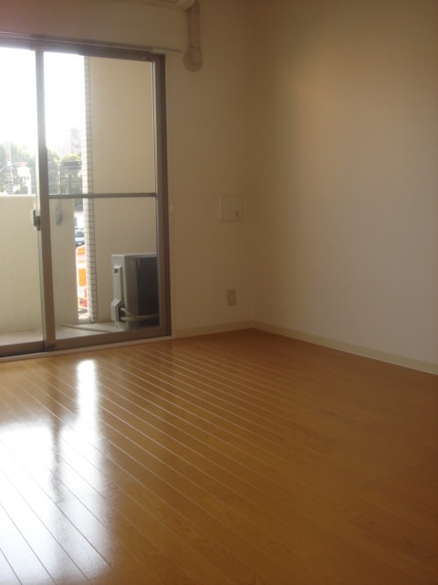 居室 フランフィ－ル