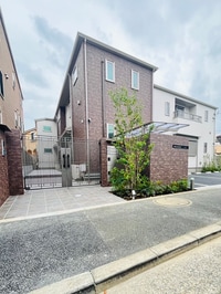 Ｆｅｌｉｃｅ　Ｃａｓａ　ＥＷ