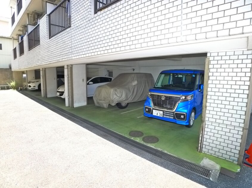 駐車場 プルミエール清岡