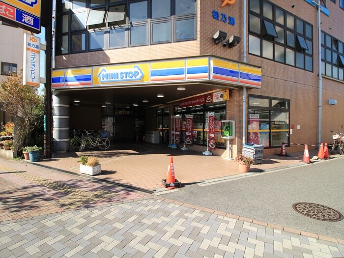 ミニストップ　新座栗原店(コンビニ)まで109m たつた荘