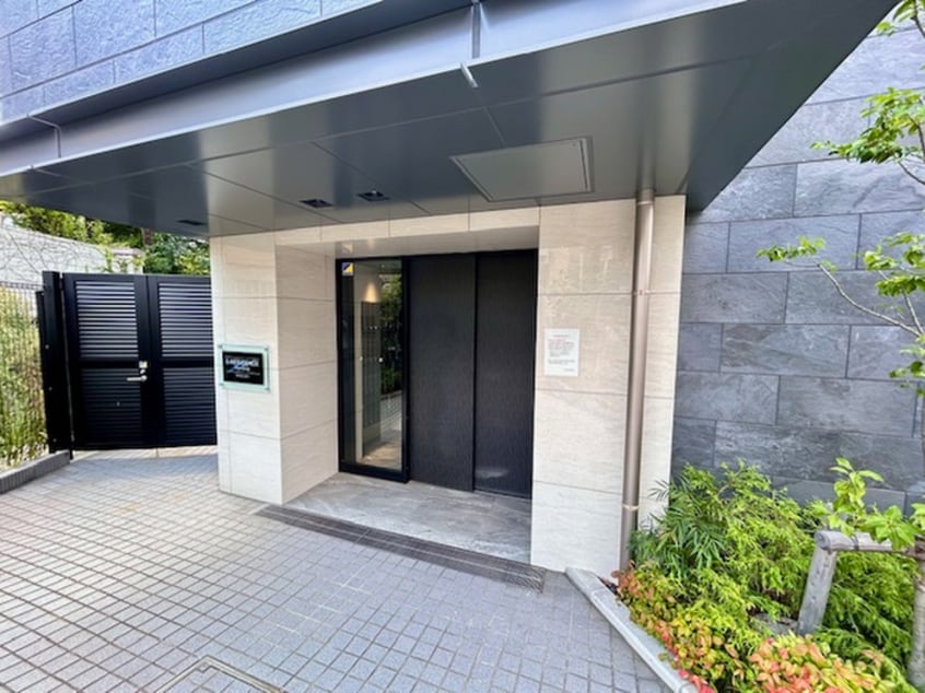 エントランス部分 S-RESIDENCE妙蓮寺