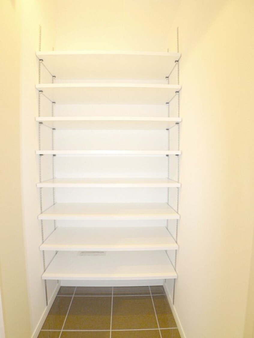 靴箱 ＬＵＭＩＥＲＥ