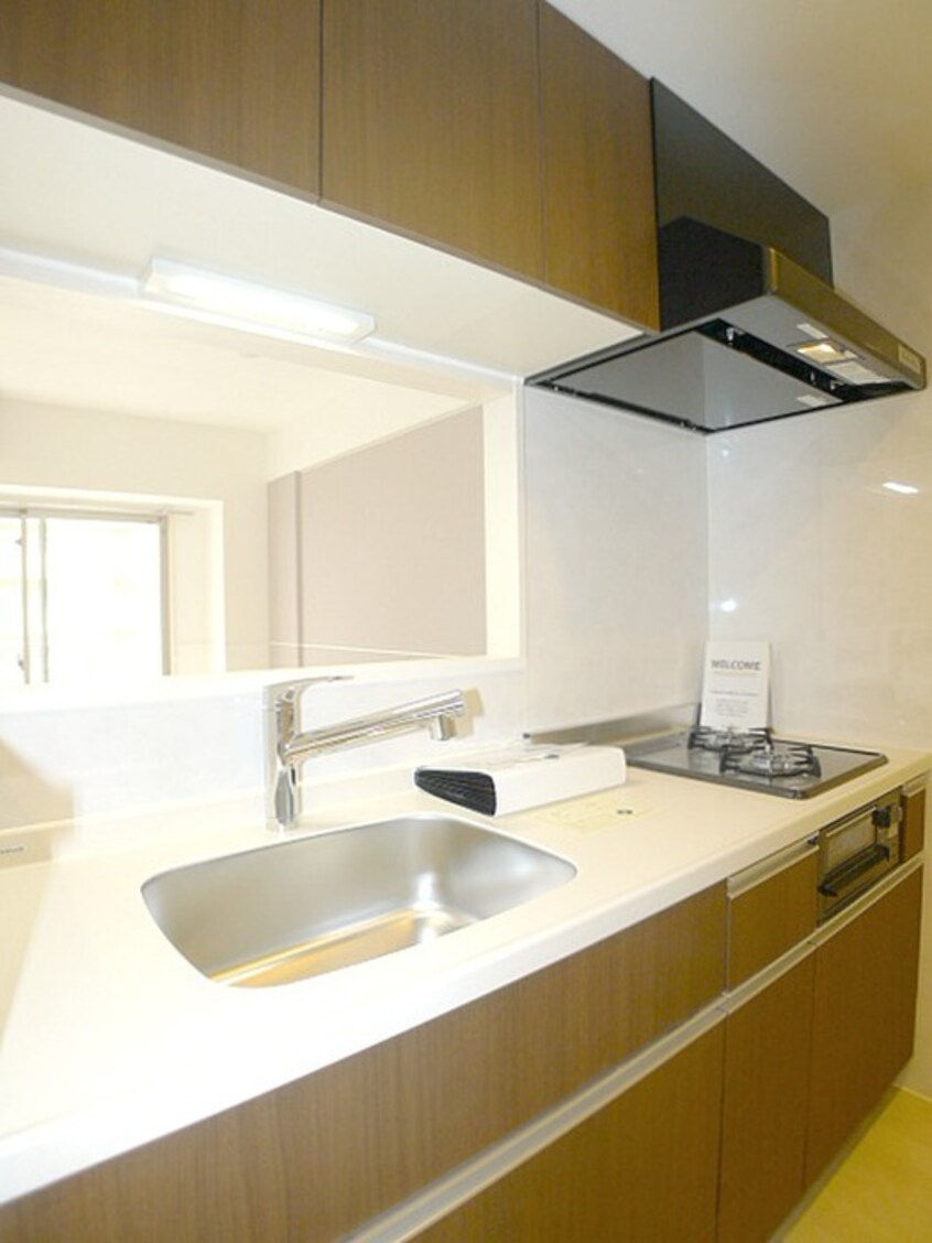 キッチン ＬＵＭＩＥＲＥ