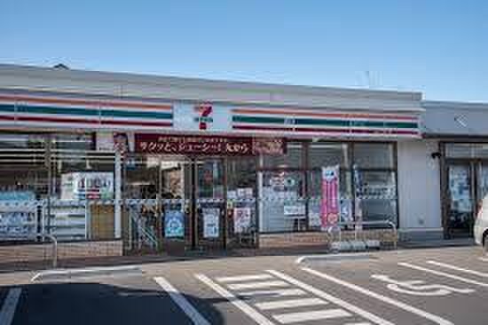 セブンイレブン 国分寺戸倉２丁目店(コンビニ)まで600m アメニティコウヤマ第11ガーデン