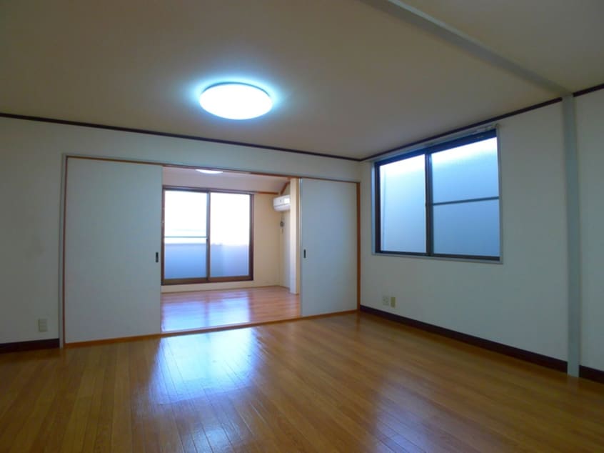 居室 フラット共栄