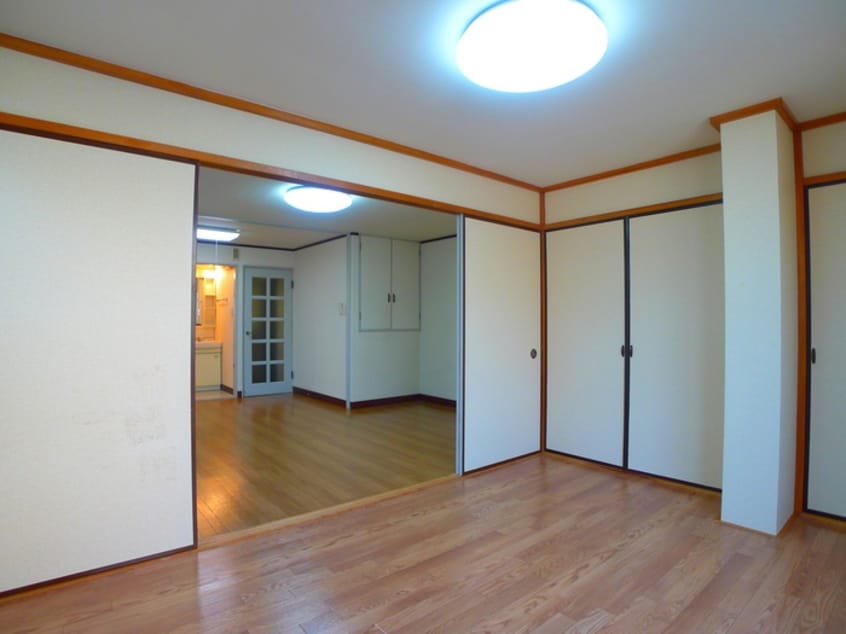 居室 フラット共栄