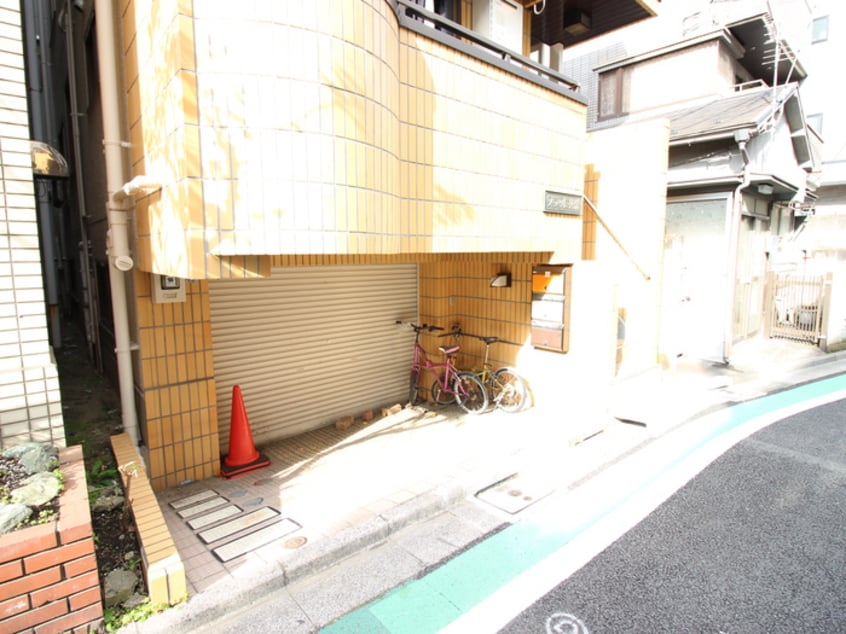 エントランス部分 フラット共栄