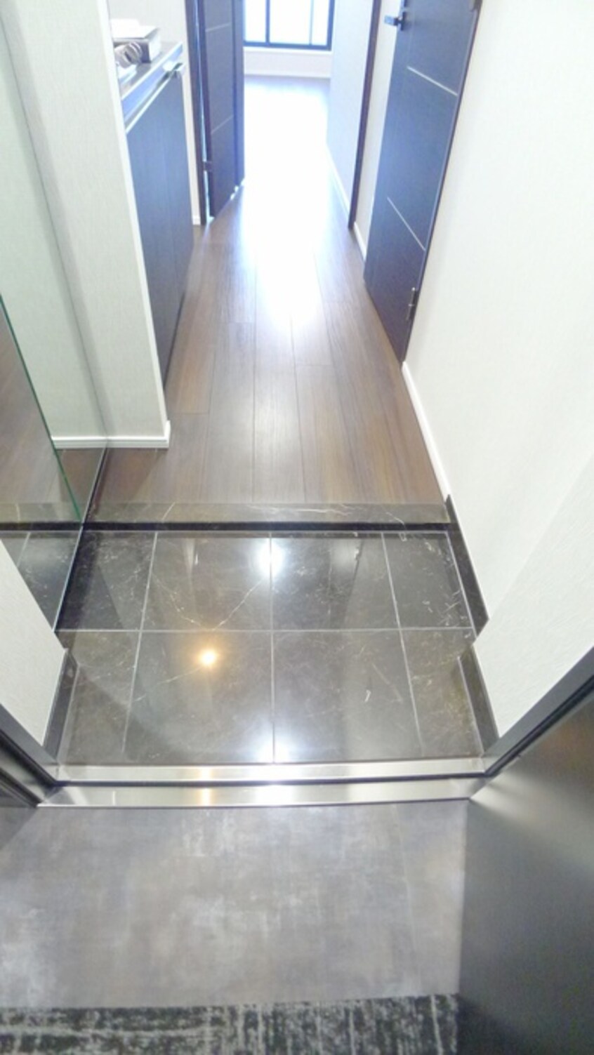 玄関 ロアール東向島