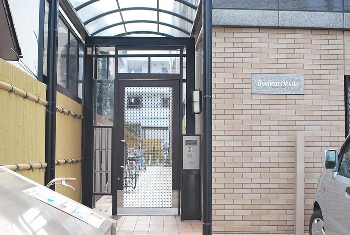 エントランス部分 ボヌ―ル奥戸