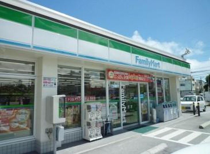 ファミリーマート赤羽西六丁目店(コンビニ)まで330m ダイワプラザ蓮沼Ⅰ