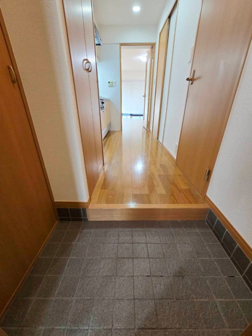 玄関 AXIS若松町