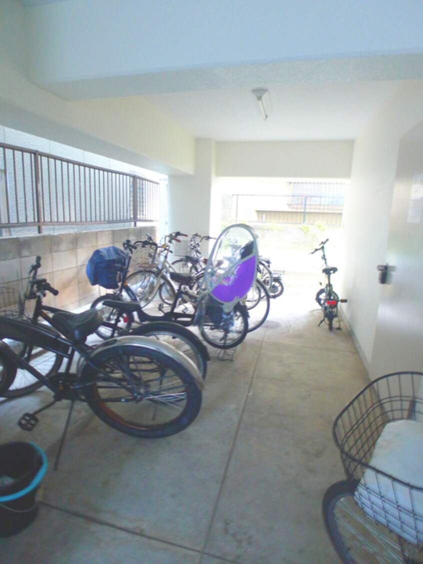 駐輪場 フォルム３３