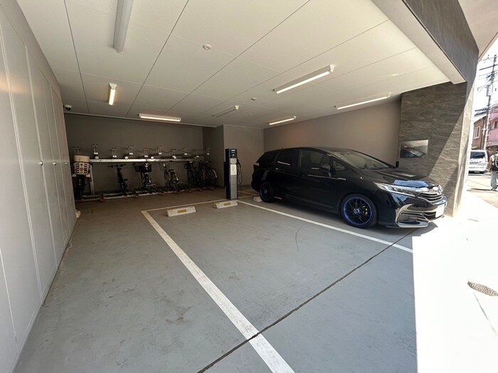 駐車場 レ　ボヌール　セシル