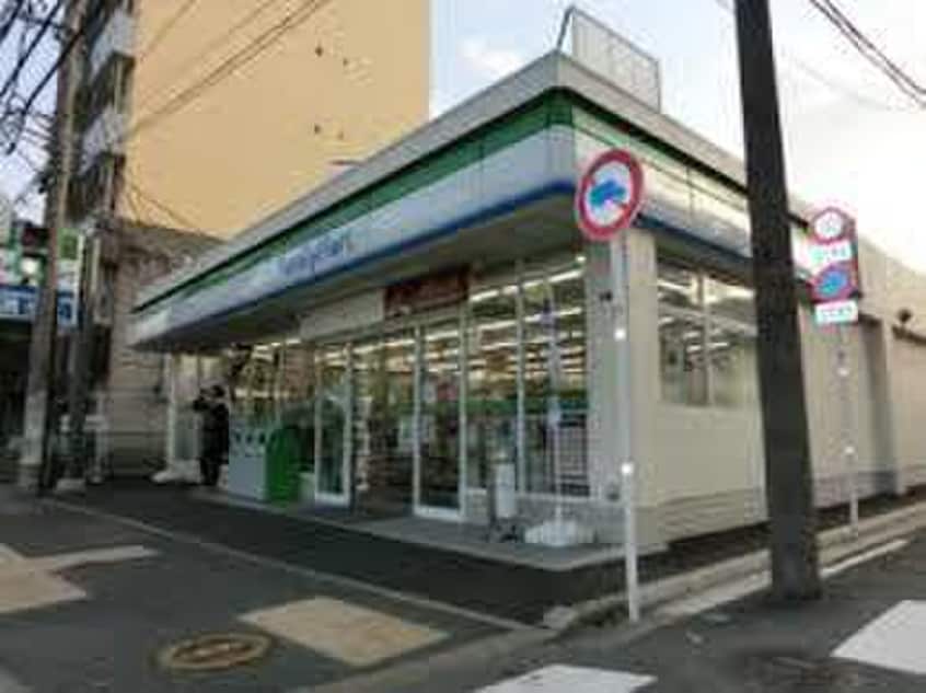 ファミリーマート 小浦磯子中原二丁目店(コンビニ)まで750m コスタル杉田