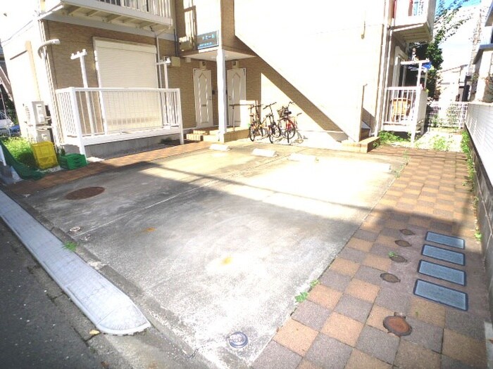駐車場 ドミ－ル