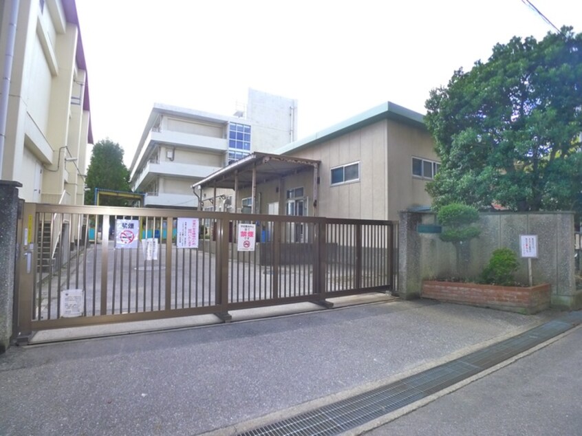 市川市立大洲小学校(小学校)まで700m 大洲サンハイツ