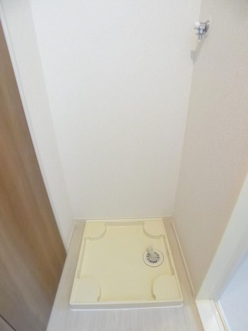 洗濯機置場 カーサモデラート