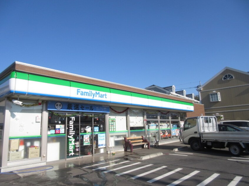 ファミリーマート 東有馬二丁目店(コンビニ)まで510m レリアハイツA