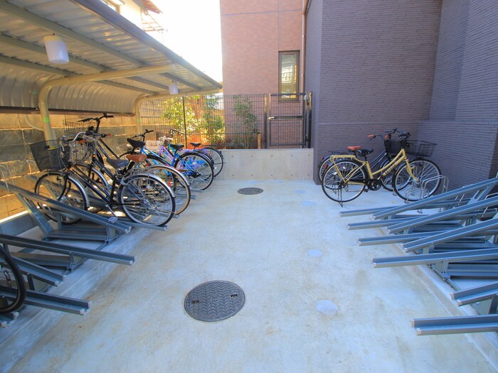 駐輪場 カーサブライト・DDS