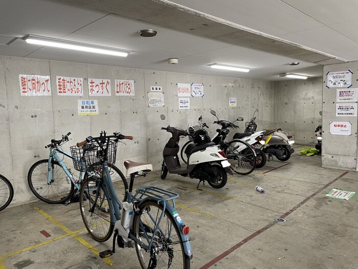 駐輪場 エ－リフロ－レンスＢ