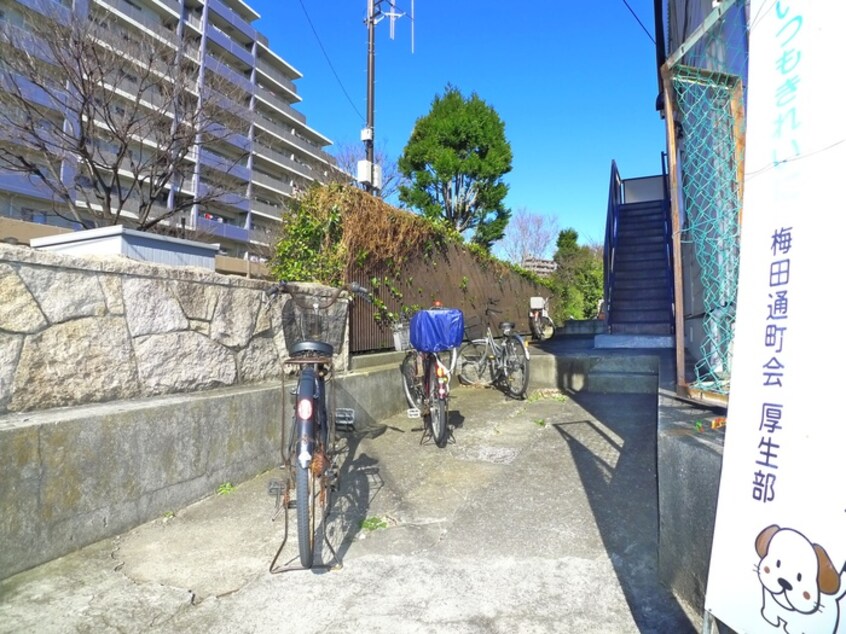 駐輪場 ハイツ梅島