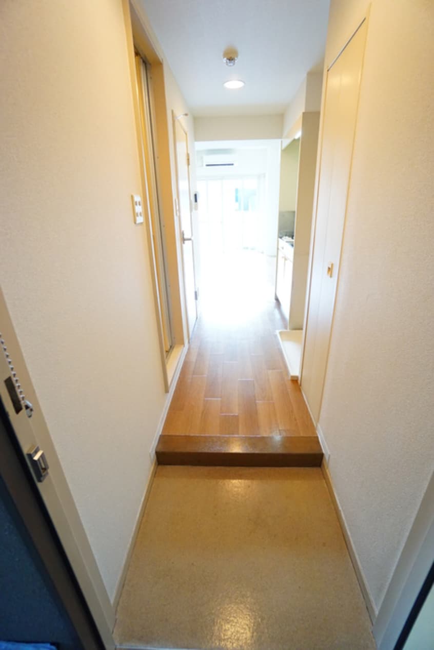 玄関 ユーティ・キアス