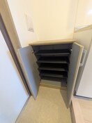 靴箱 CanaryWharf青砥