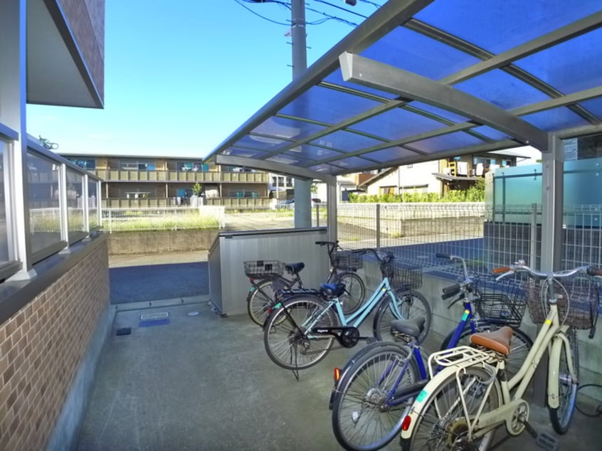 駐輪場 フルジェンテ・カ－サ