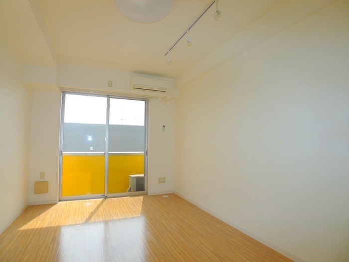 室内からの展望 フルジェンテ・カ－サ