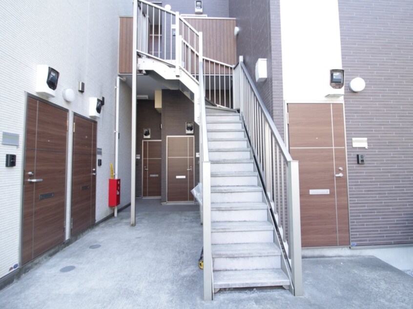 エントランス部分 ヒルズ鴨居