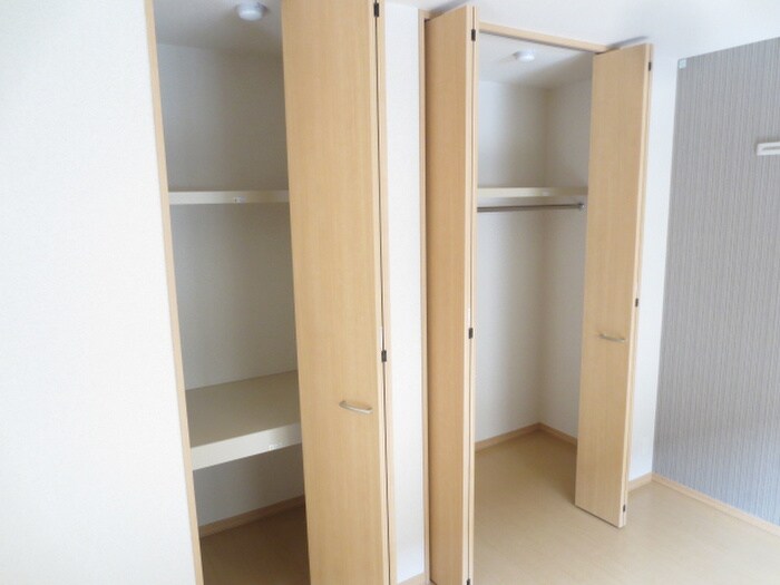 収納 ロイヤルティアラⅥ