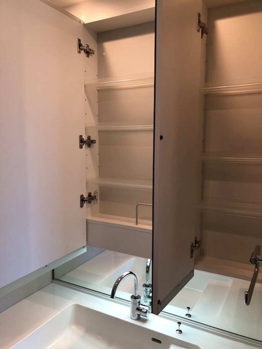 収納 ｾﾝﾄﾗﾙﾚｼﾞﾃﾞﾝｽ西早稲田（1202）