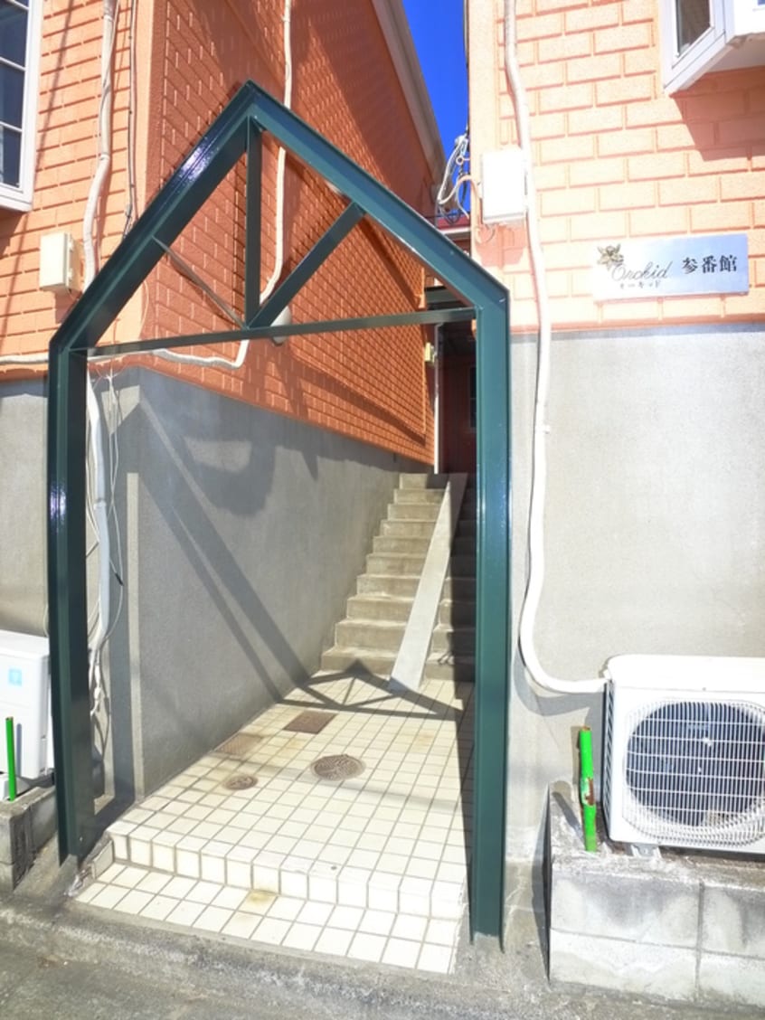 エントランス部分 オ－キツド参番館
