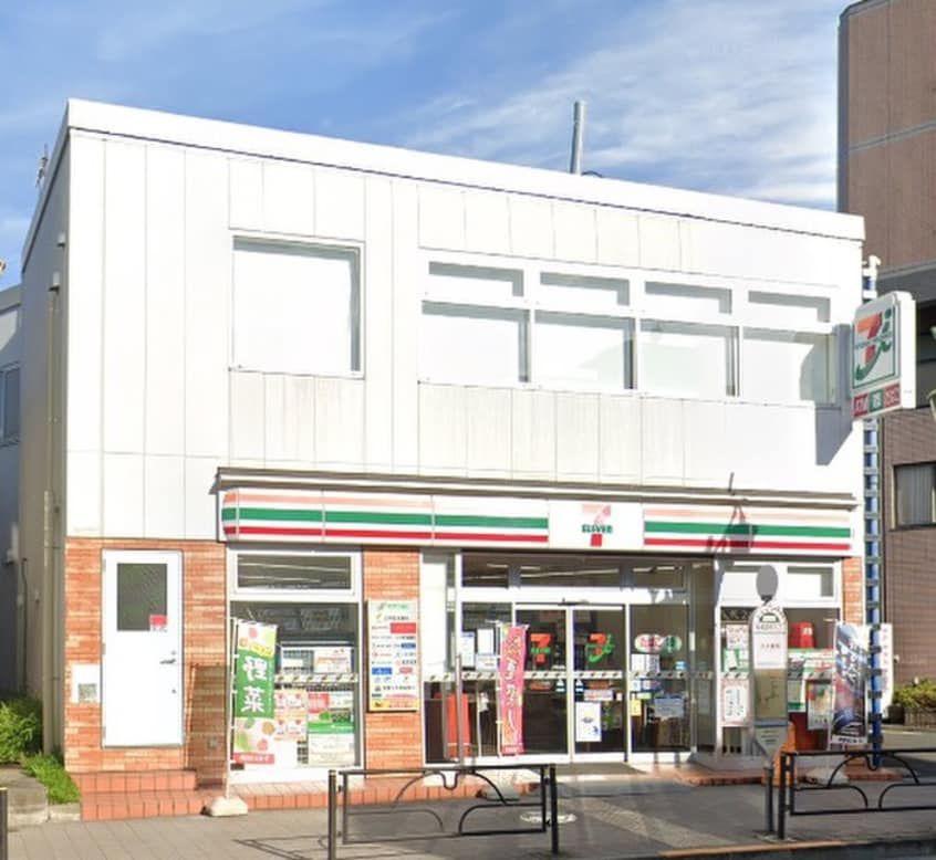 セブンイレブン(コンビニ)まで700m ア－トパレス千川ＮＯ．２
