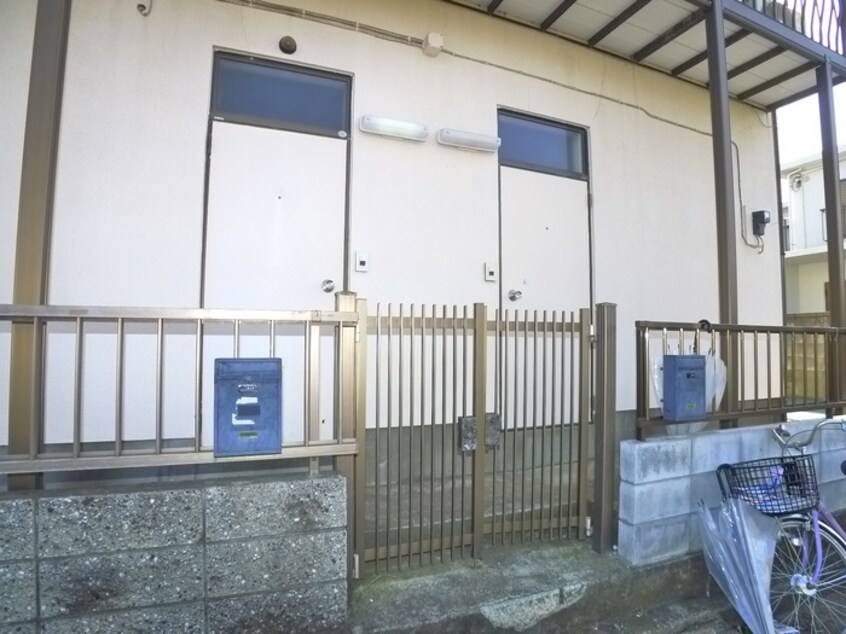 エントランス部分 鈴木テラスハウス